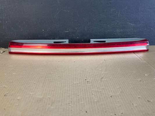 2011 - 2013 Honda Odyssey Center Trunk Liftgate Tailgate Tail Light OE ae3673 DG0