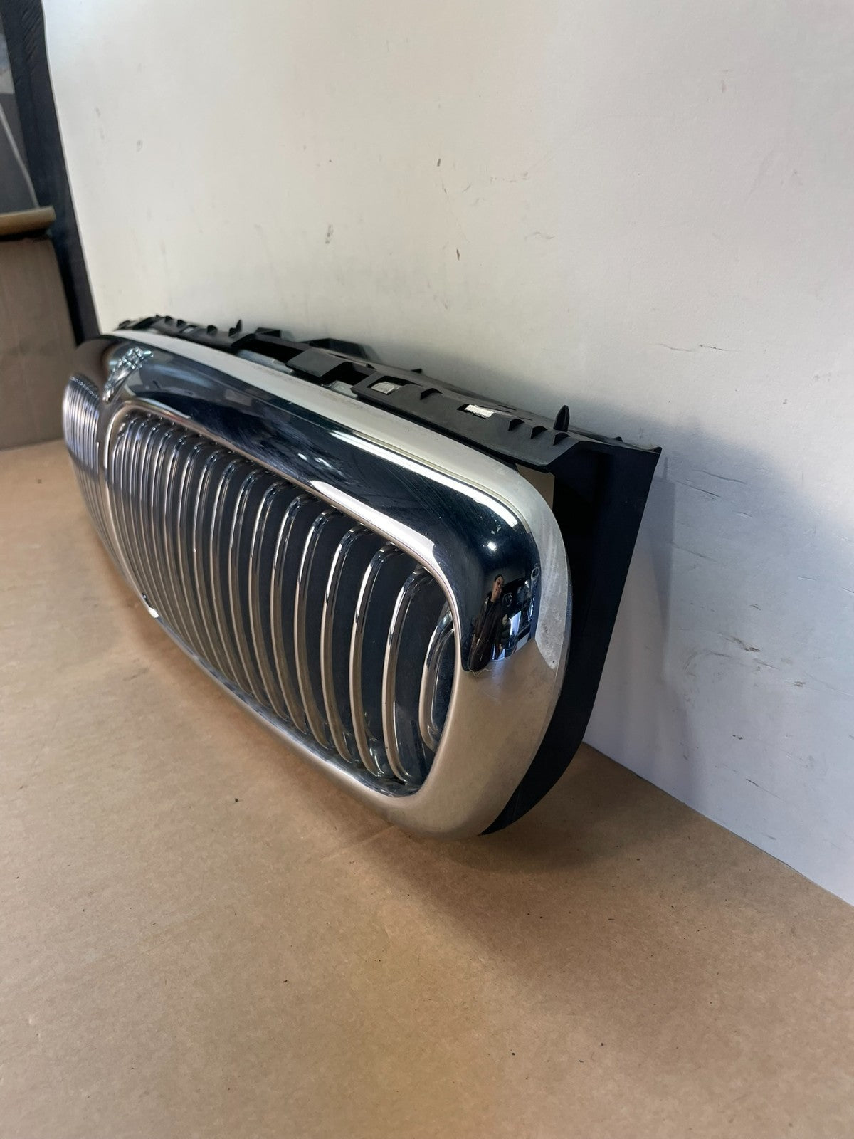 2002 to 2008 Jaguar X-Type Front Upper Grille Grill AJ1269 DG1