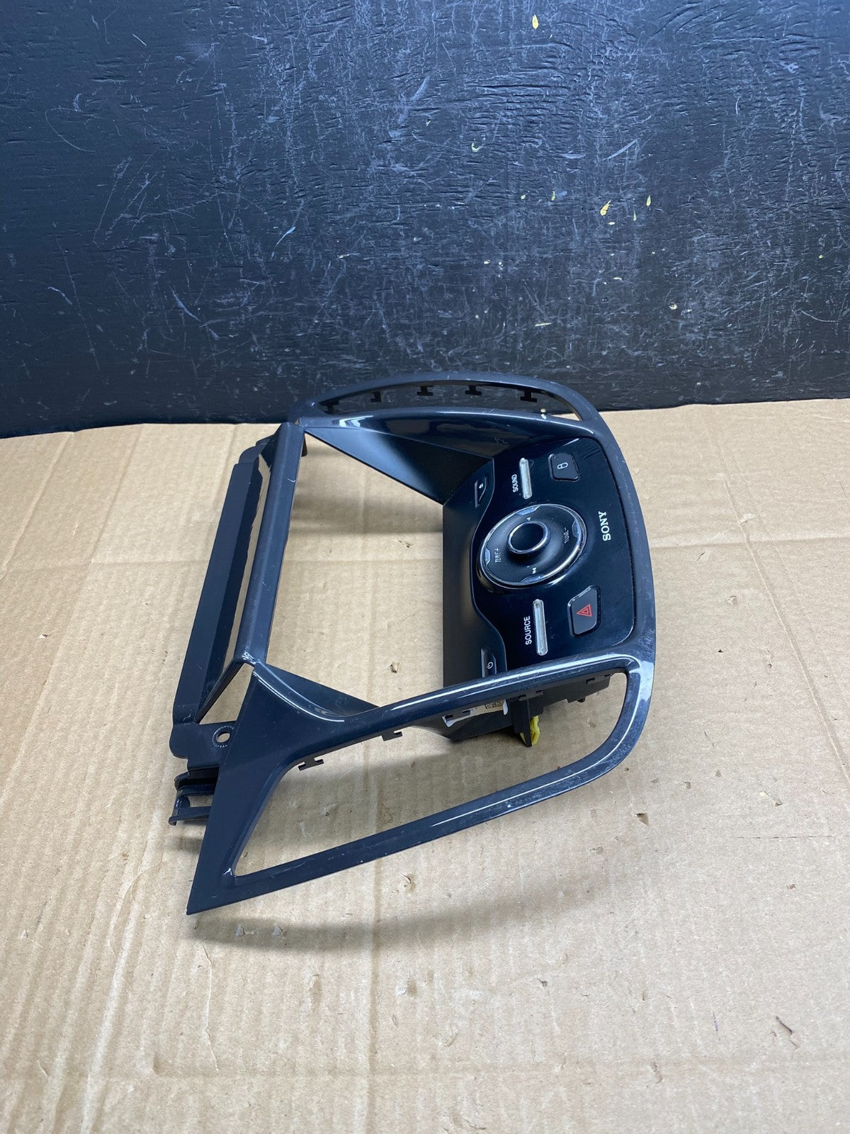 2013 2014 2015 2016 Ford Escape Dash Radio Control Panel Bezel ac9367 DG1