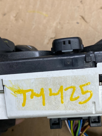 2013 - 2014 Ford Focus Ac Heater Climate Control Temperature ad2324 DG7