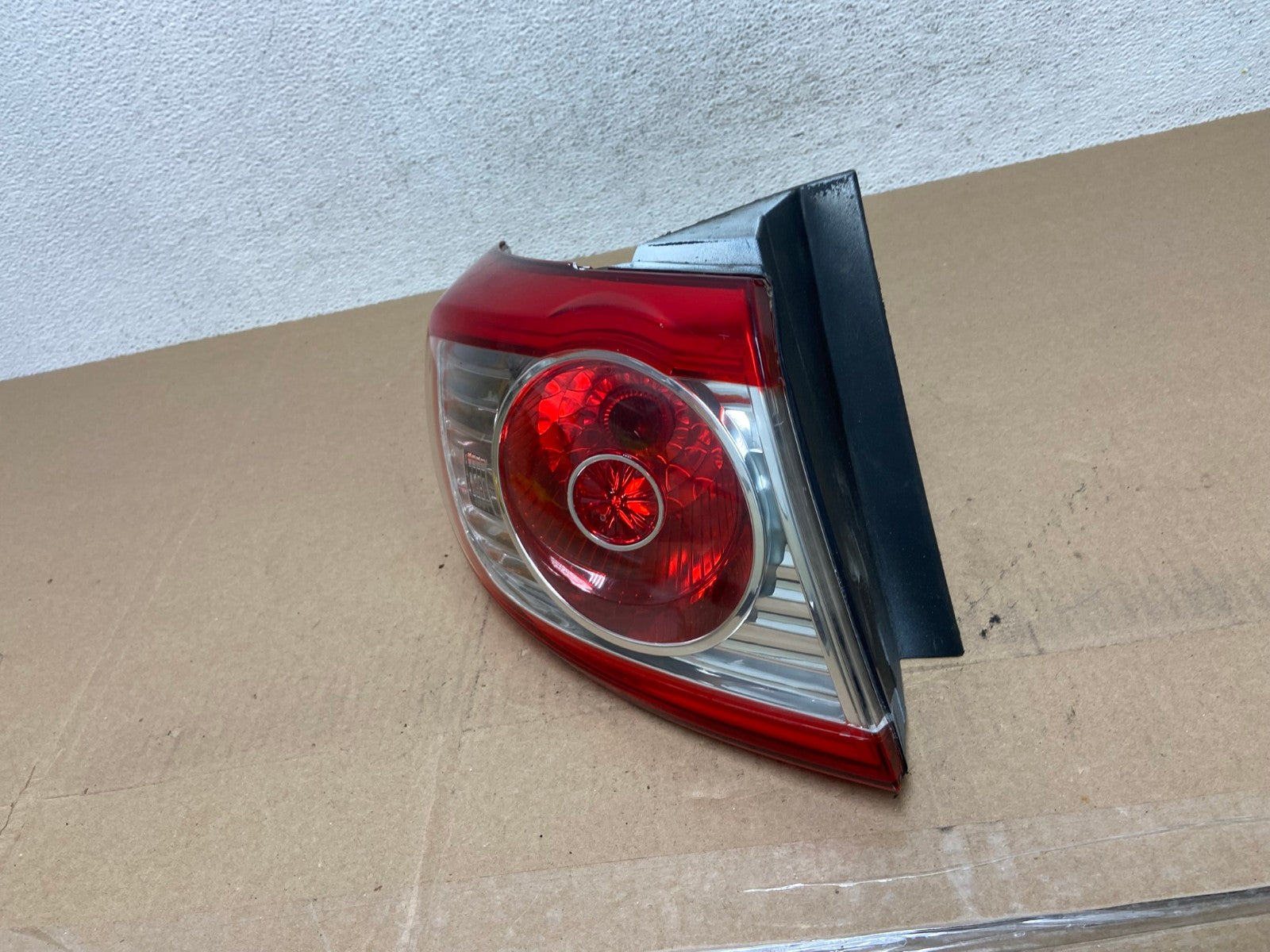 2010 to 2012 Hyundai Santa Fe Left Driver Side LH Tail Light AE6647 LK1