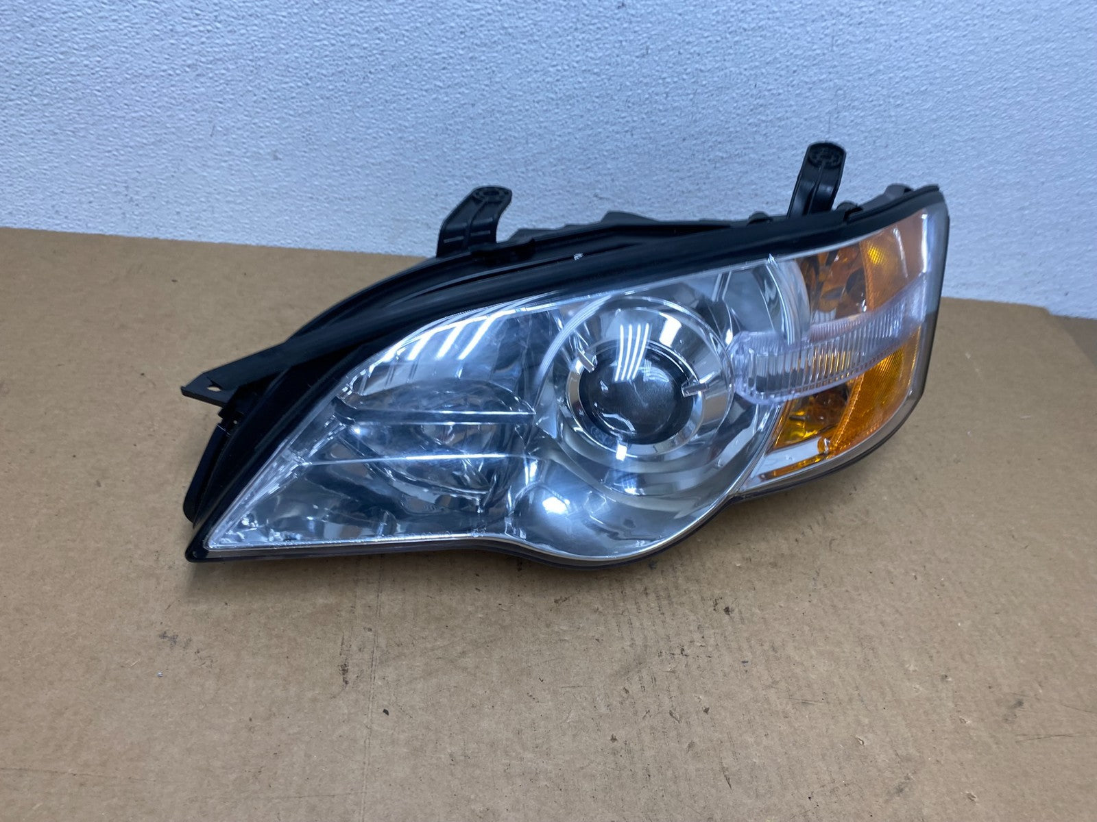 2006 to 2007 Subaru Legacy Left Driver LH Side Headlight AC1800 DW2