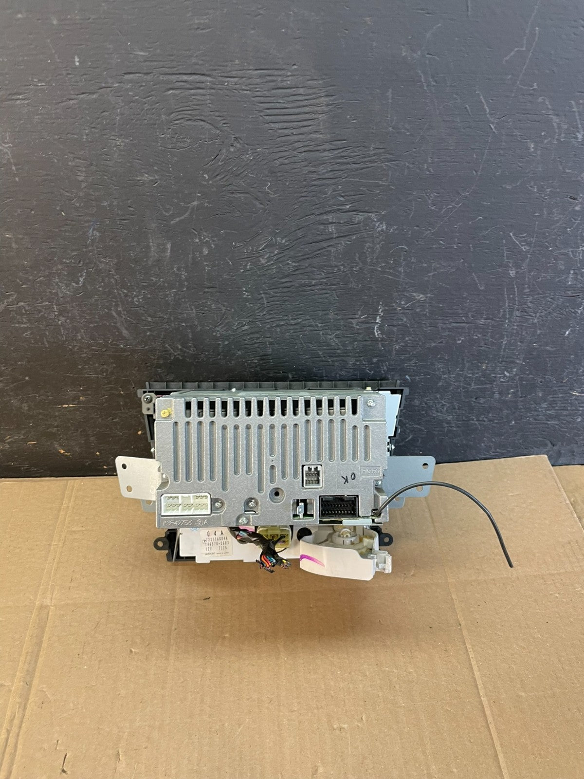 2007-2009 Subaru Legacy Outback Radio CD Player Casette Climate Control AC22624