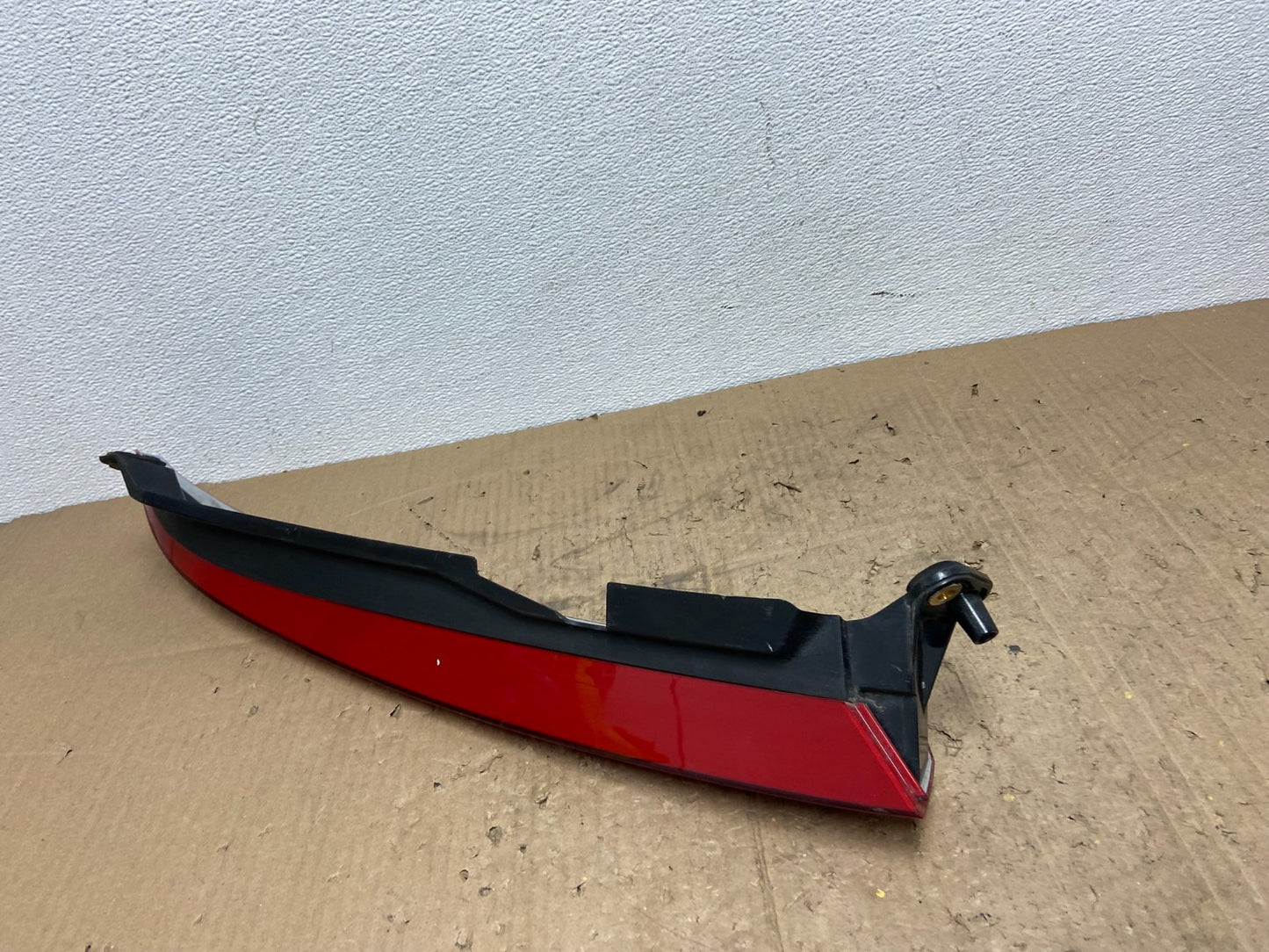 2007 to 2011 Volvo XC90 Left Driver LH Side Upper Tail Light OEM AC0085 DW6