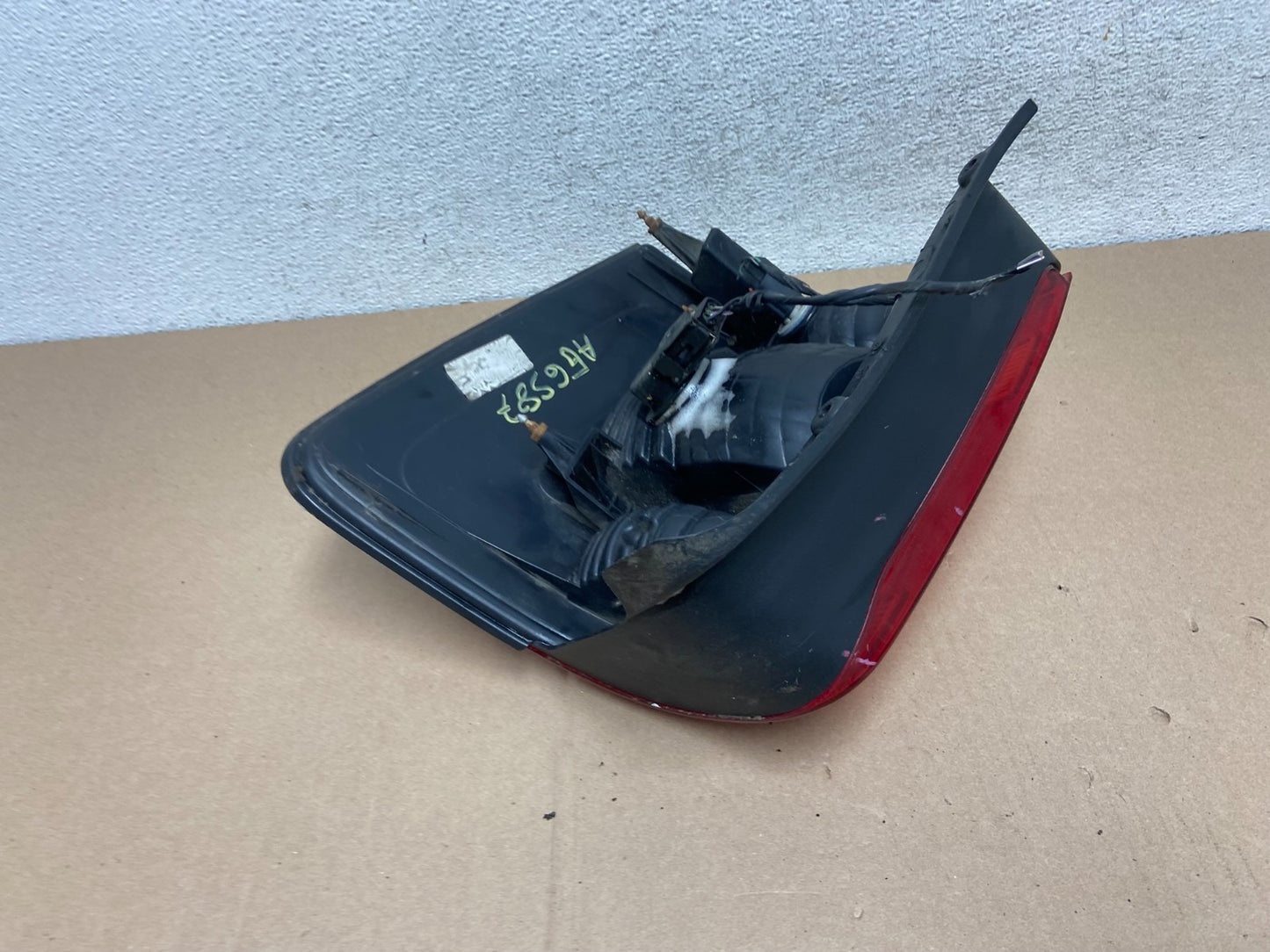 2008 to 2012 Ford Escape Left Driver LH Side Tail Light AG6587 DW5