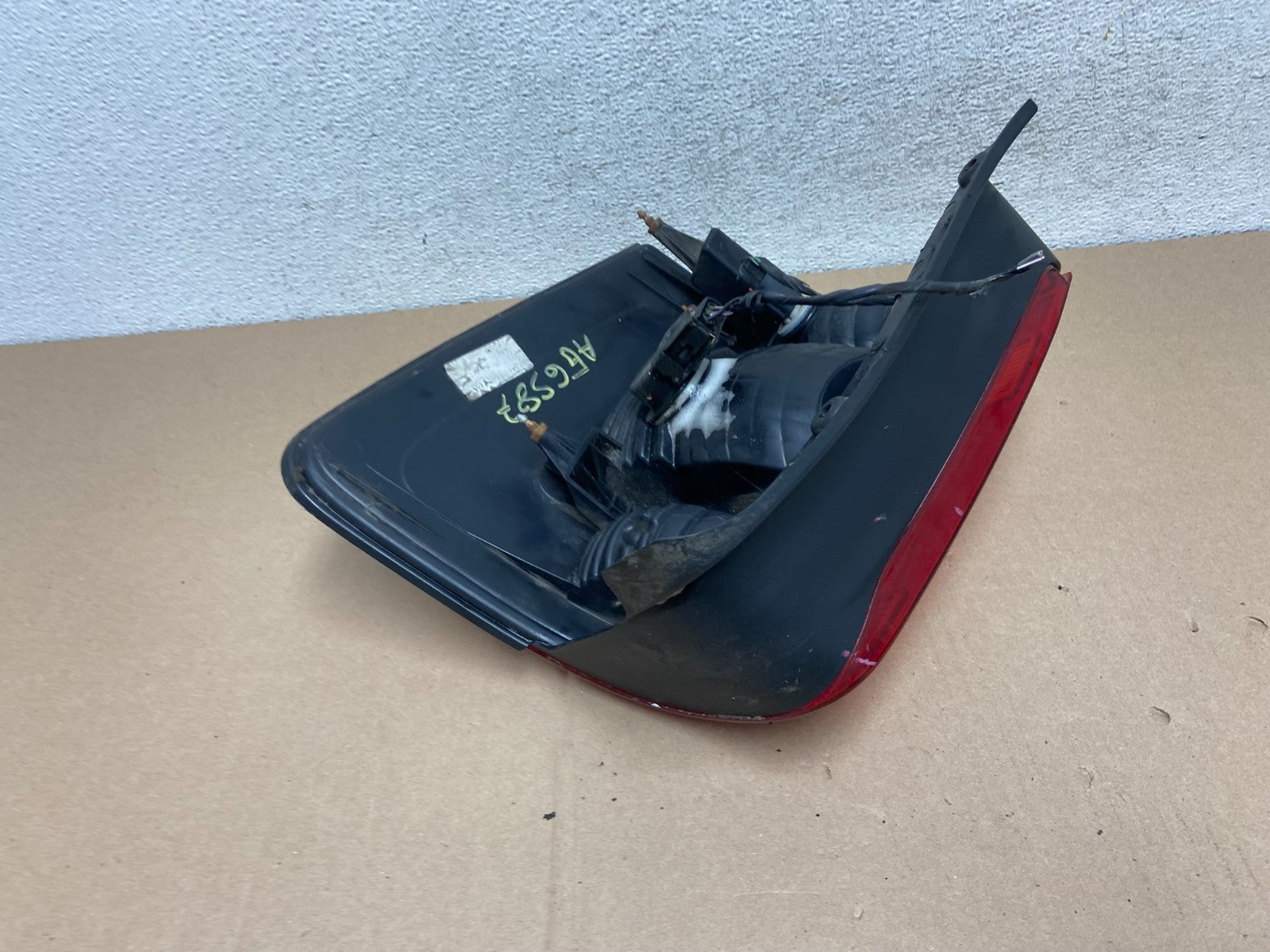 2008 to 2012 Ford Escape Left Driver LH Side Tail Light AG6587 DW5