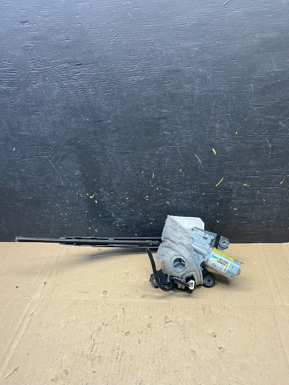 2013-2016 Nissan Pathfinder Back Door Rear Wiper Motor Wiper Blade R8846 DG4
