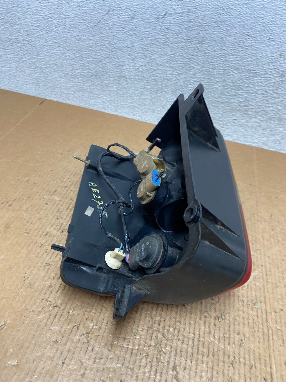 1993-1998 Jeep Grand Cherokee ZJ Left Driver Side Tail Light AE2735 LK5