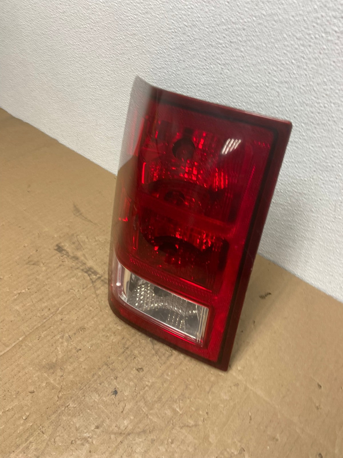 2005 to 2006 Jeep Grand Cherokee Left Driver Side Lh Tail Light AB8315 LK1