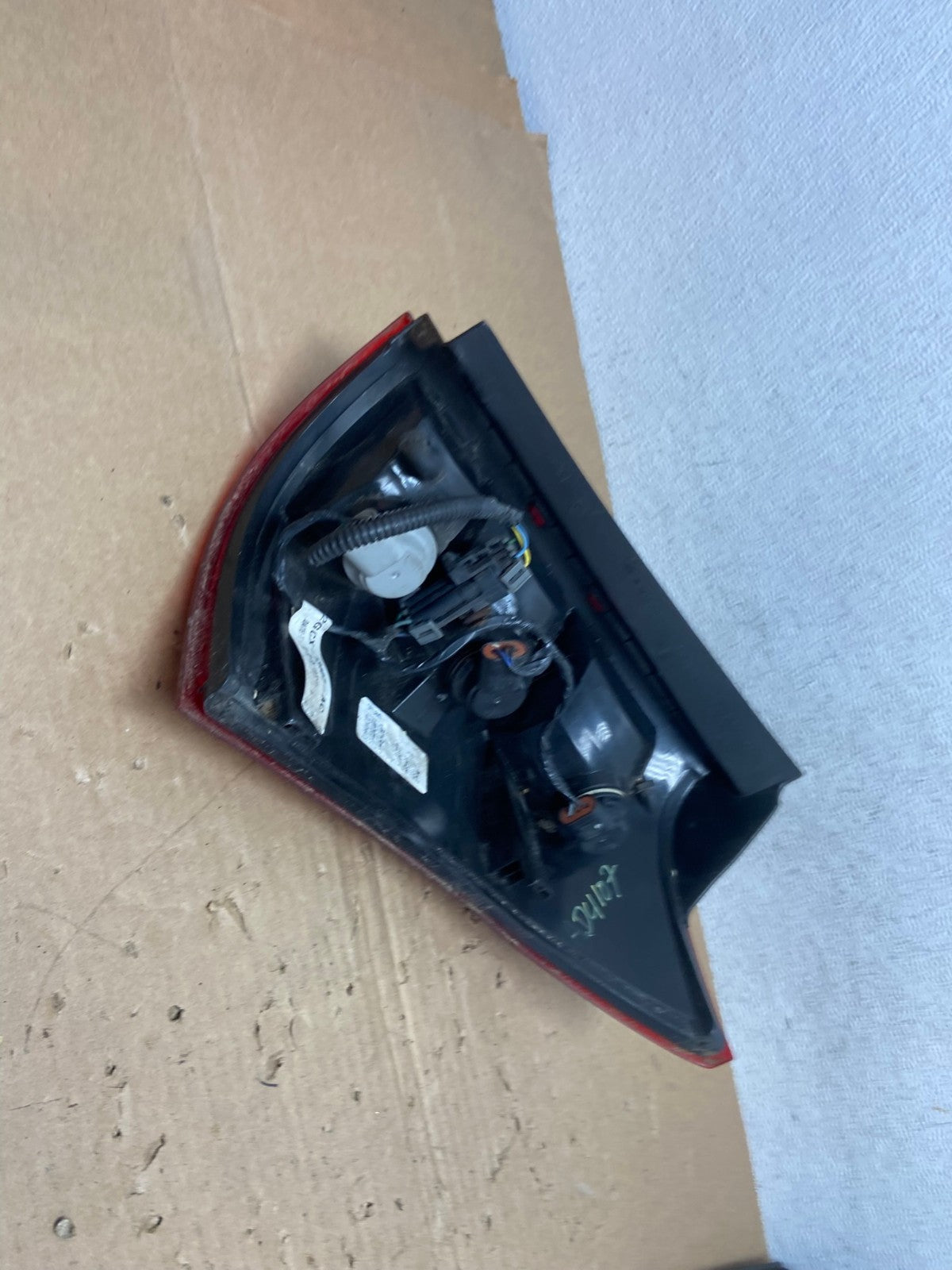 2004 2005 2006 2007 Saturn Vue Left Driver Lh Side Tail Light AD4107 LK3