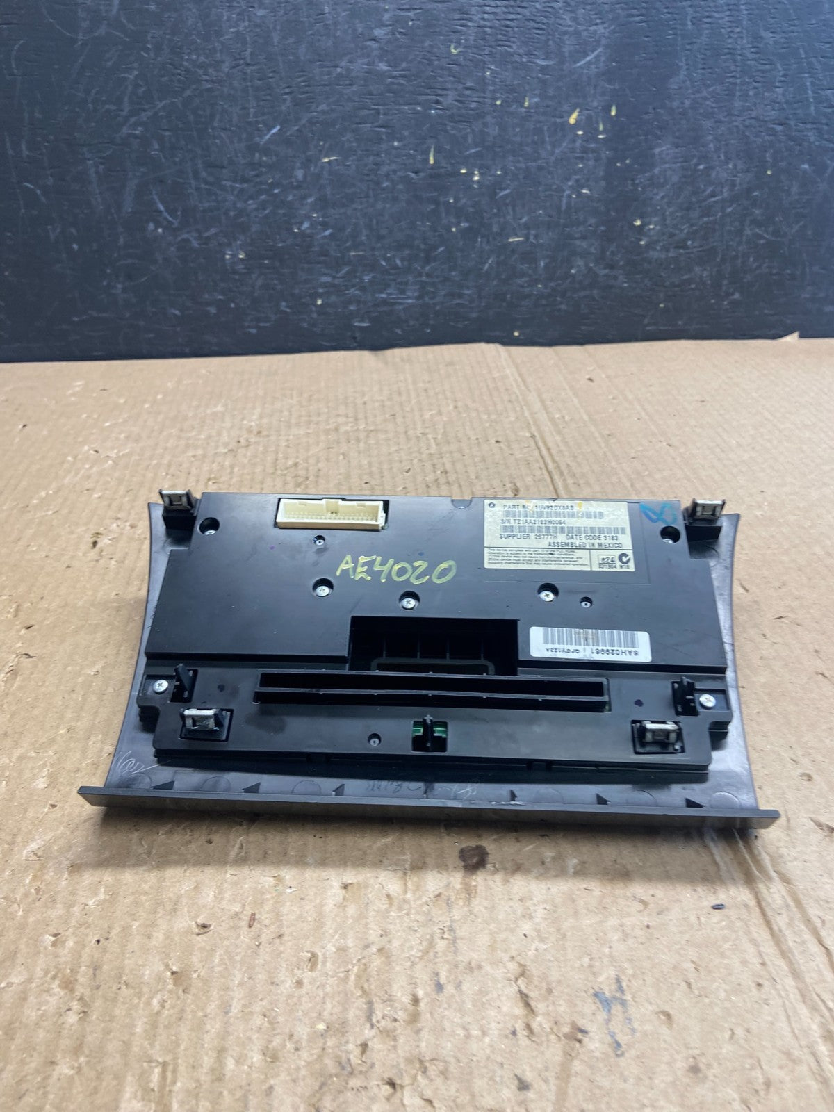 2013-2014 Chrysler 300 Dash A/C Climate Control A/C Heater Panel AE4020 DG4