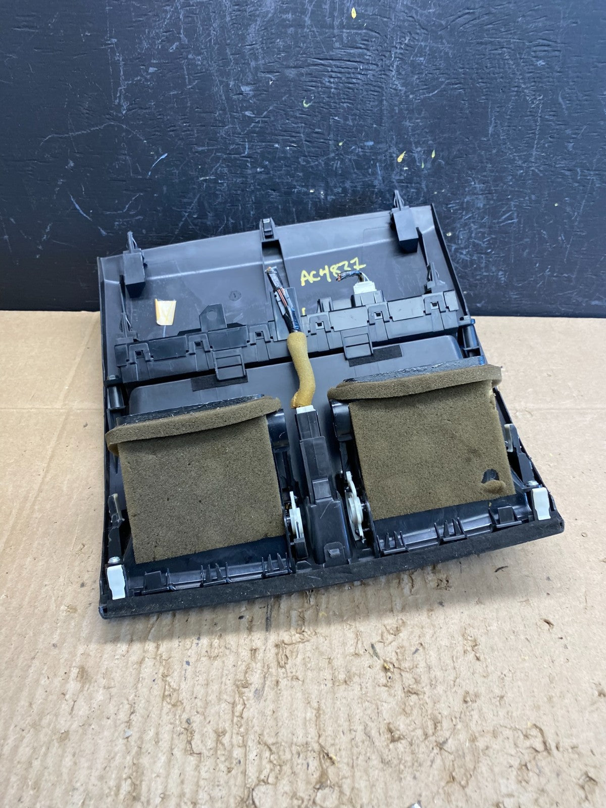 2009 to 2012 Mazda 6 Center Console Dash Dual Air Vent Oem AC4837 DG4