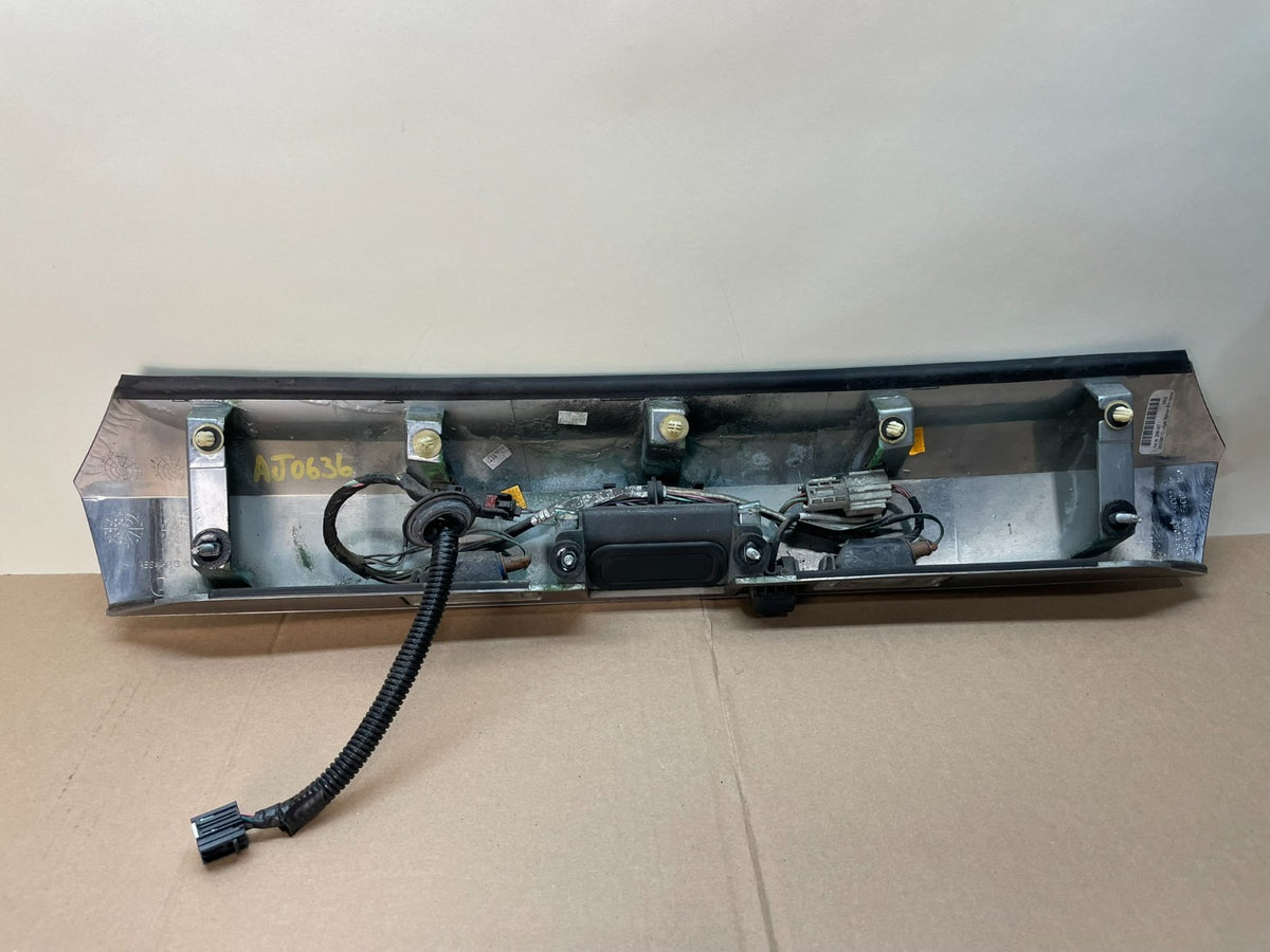 2011-2015 GMC Terrain Tailgate Liftgate Chrome Finish Molding Camera AJ0636 DG4