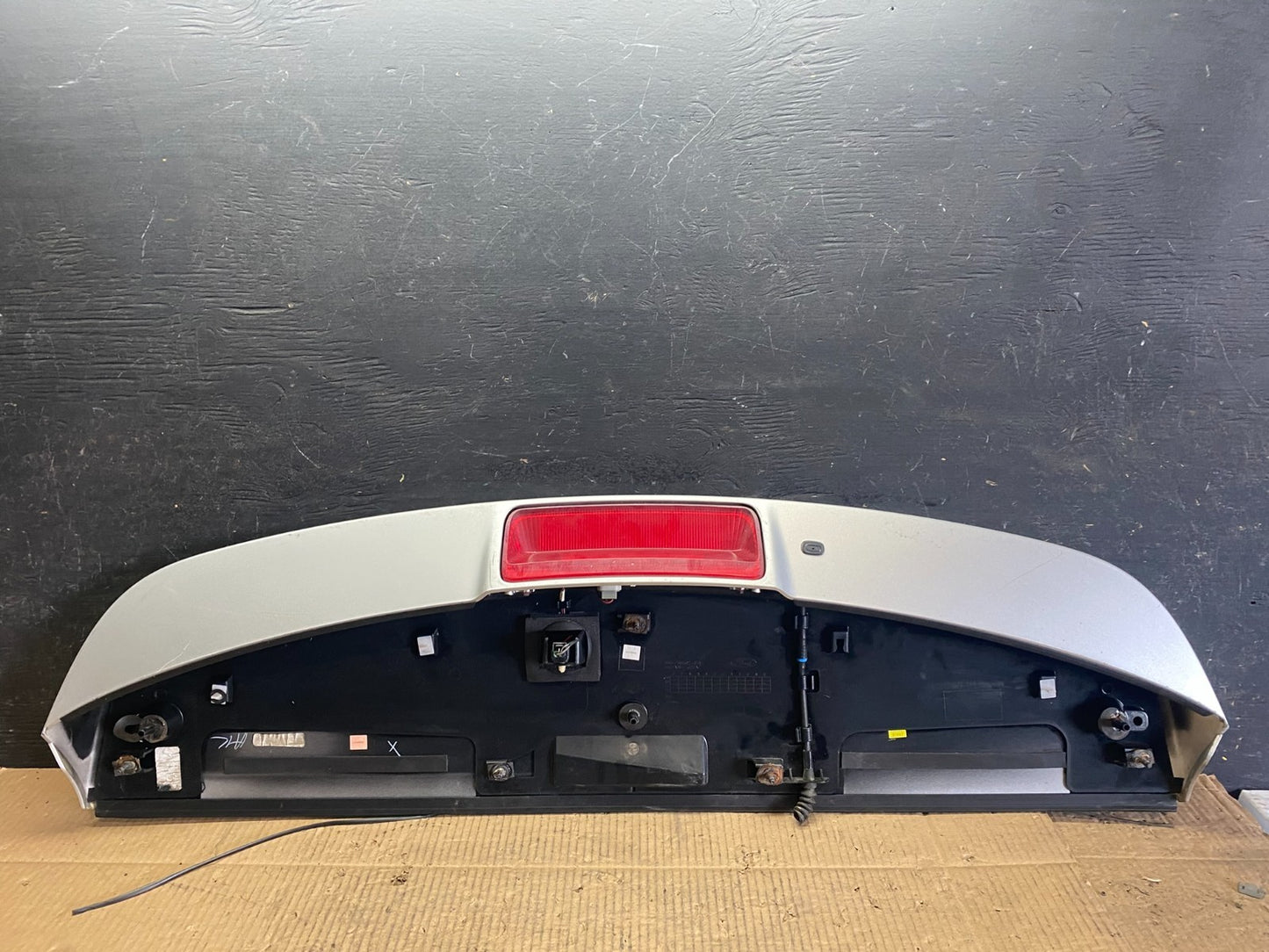 2011 to 2015 Ford Explorer Rear Upper Tailgate Liftgate Wing Spoiler T6789 DG8