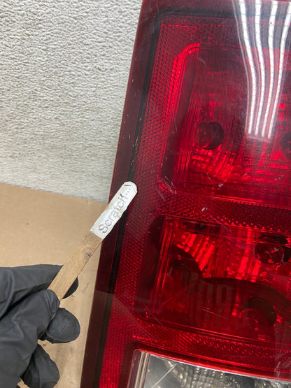 2005 - 2006 Jeep Grand Cherokee Right Passenger Rh Tail Light AG2061 LK3