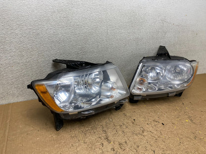 2011-2013 Jeep Grand Cherokee Left+Right Halogen Headlights V8597 DW2