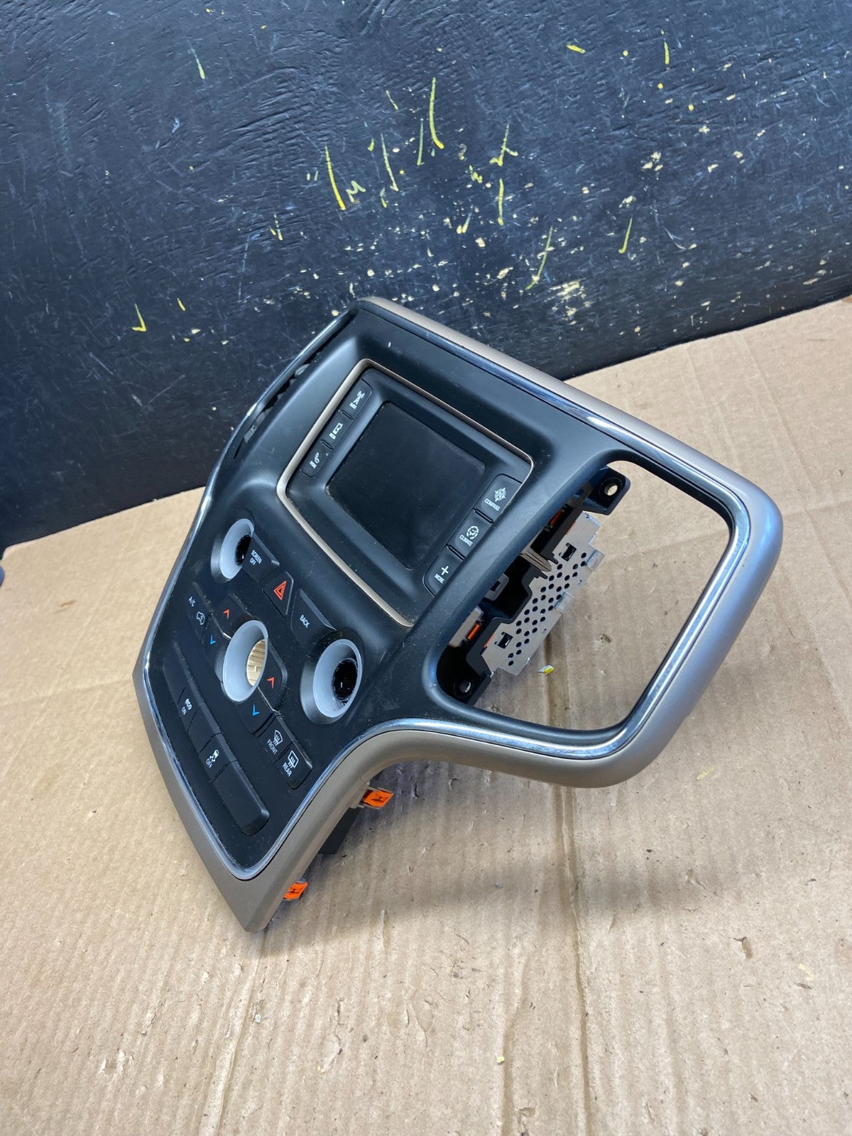 2014-2015 Jeep Grand Cherokee Center Radio Climate Control Bezel Vent AA4873 DG2