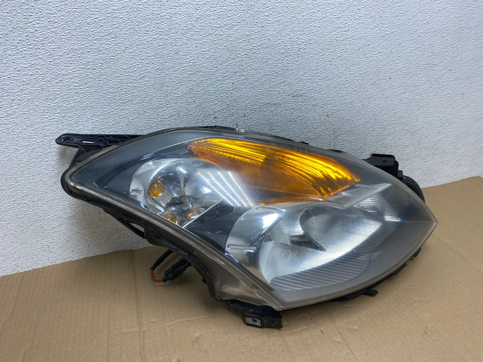 Sedan 2007 to 2009 Nissan Altima Right Passenger Halogen Headlight AE8909 LK2