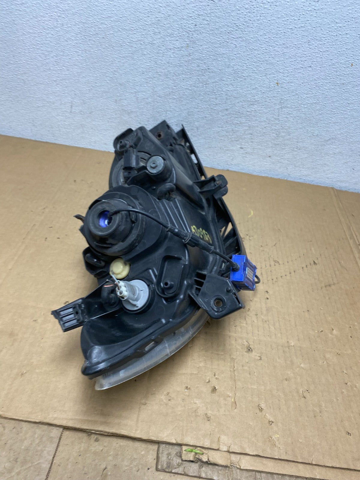 2004 to 2009 Mazda 3 Sedan Left Driver LH Side Headlight AD0983 DW10