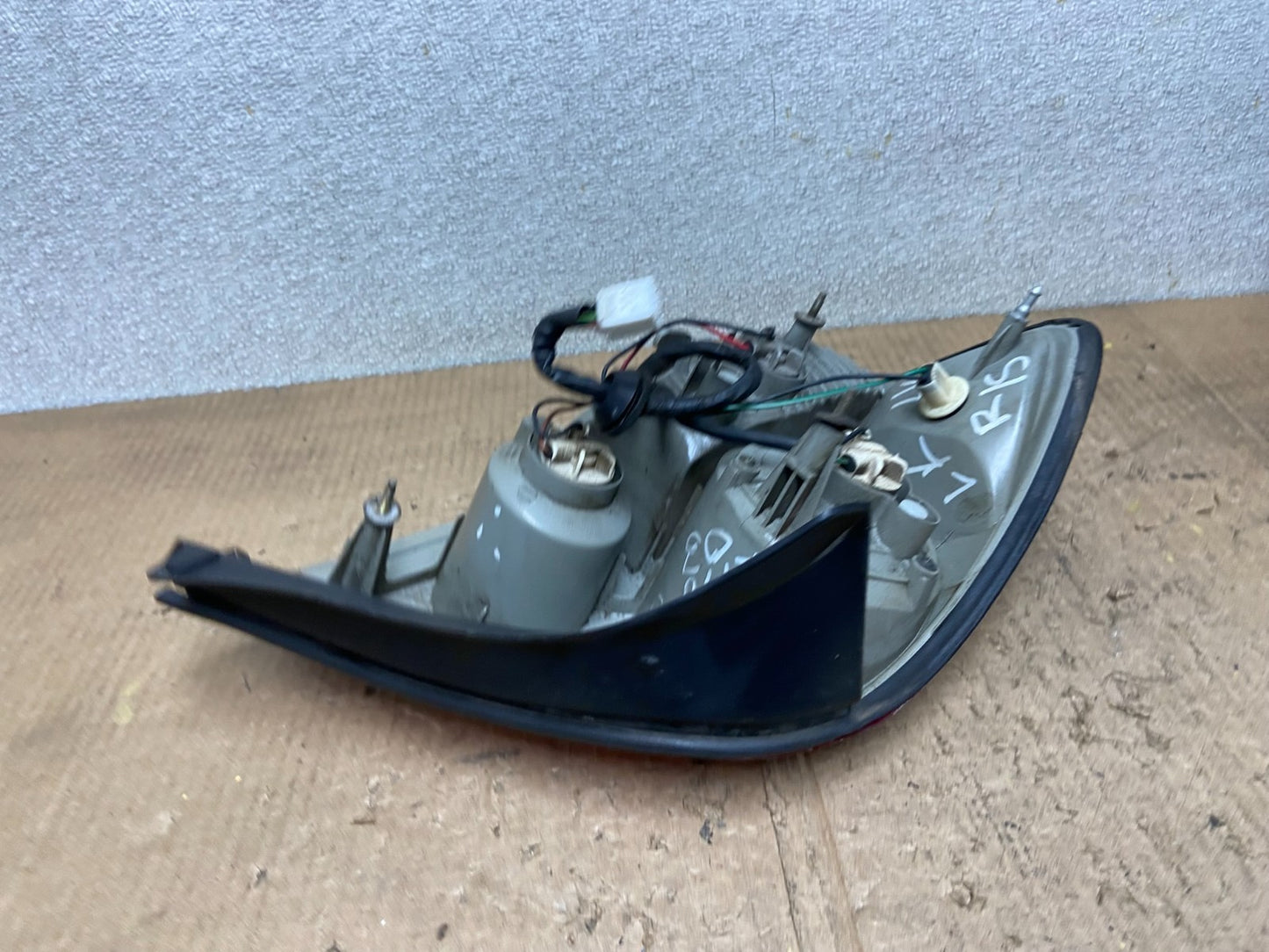 2003 2004 Hyundai Tiburon Coupe Right Passenger Rh Side Tail Light Oem AA8452 LK4