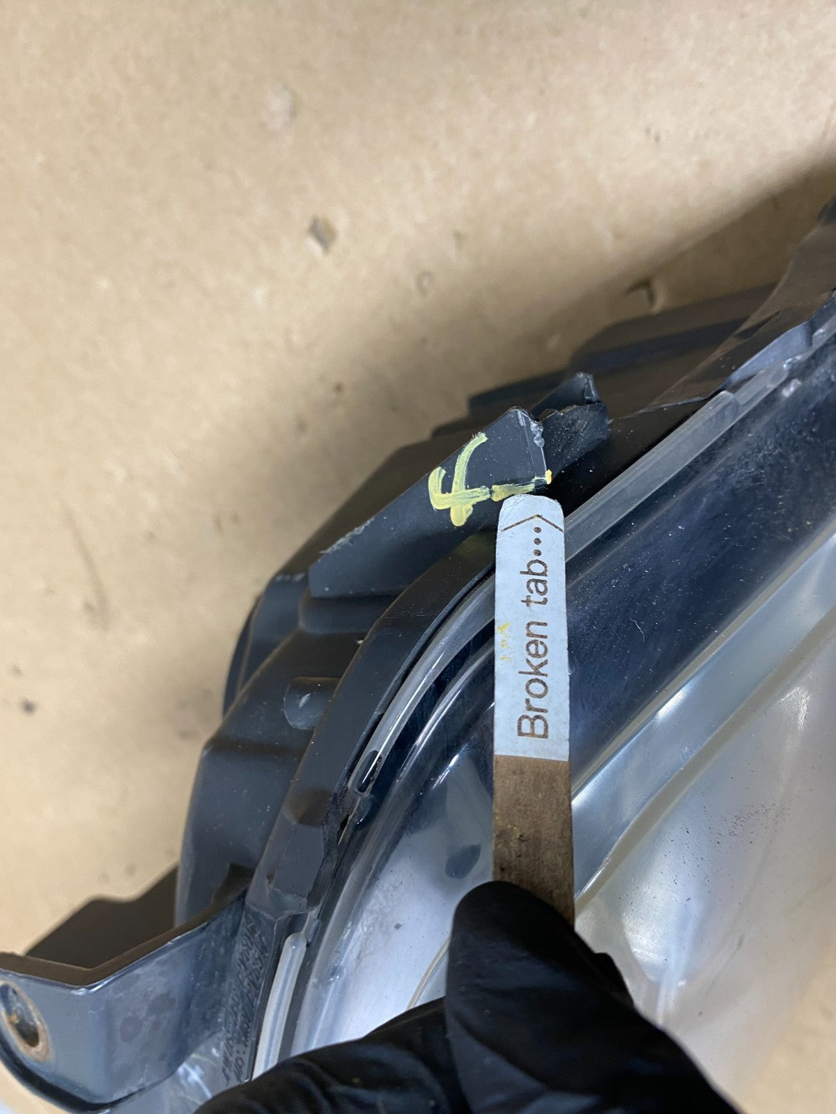 2004 2005 2006 Toyota Highlander Headlight Right Passenger RH Side AH8283 DW5