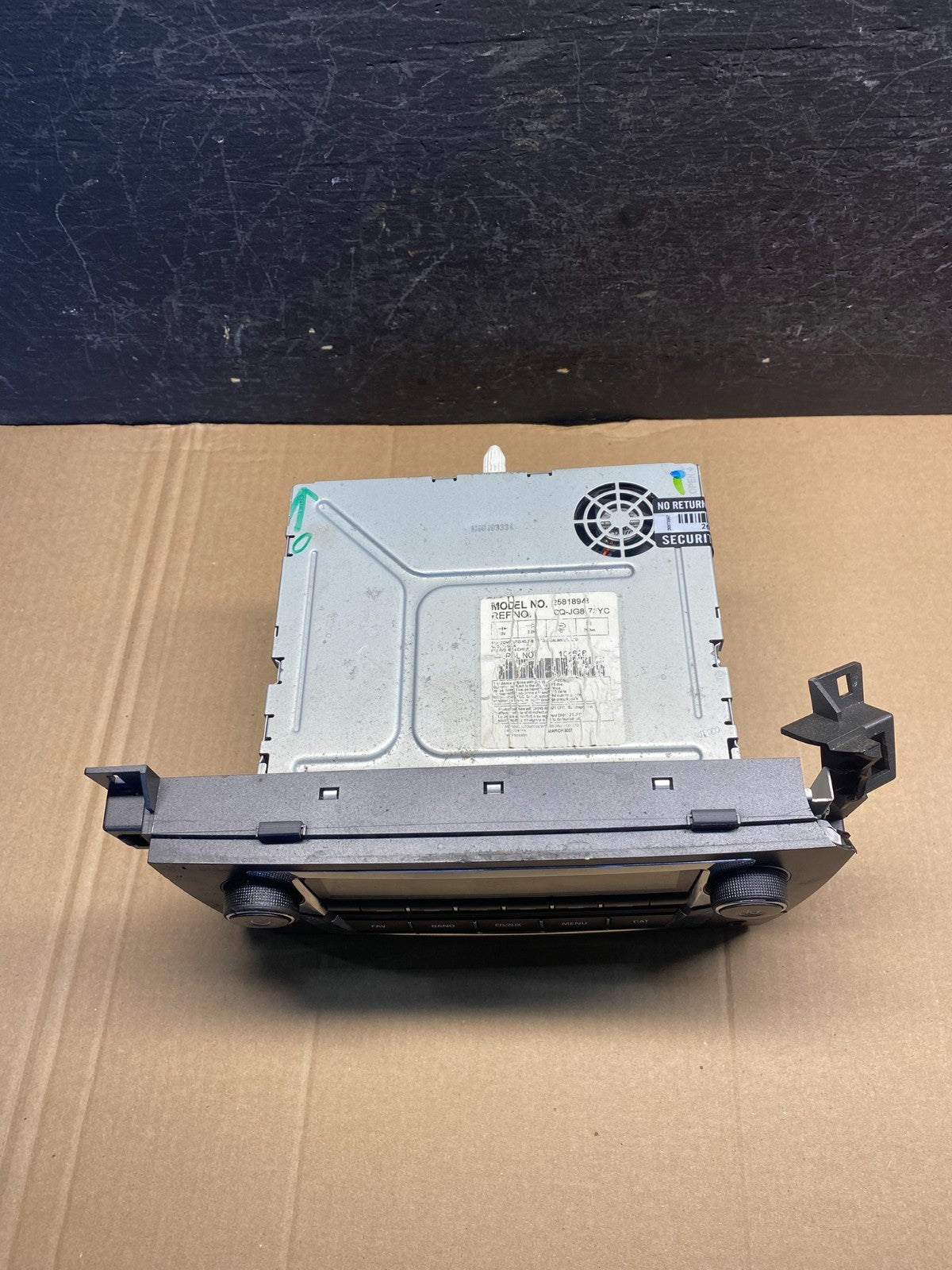 2006 to 2009 Cadillac DTS SRX Stereo Radio 6Cd Mp3 Player AE7501 DW3