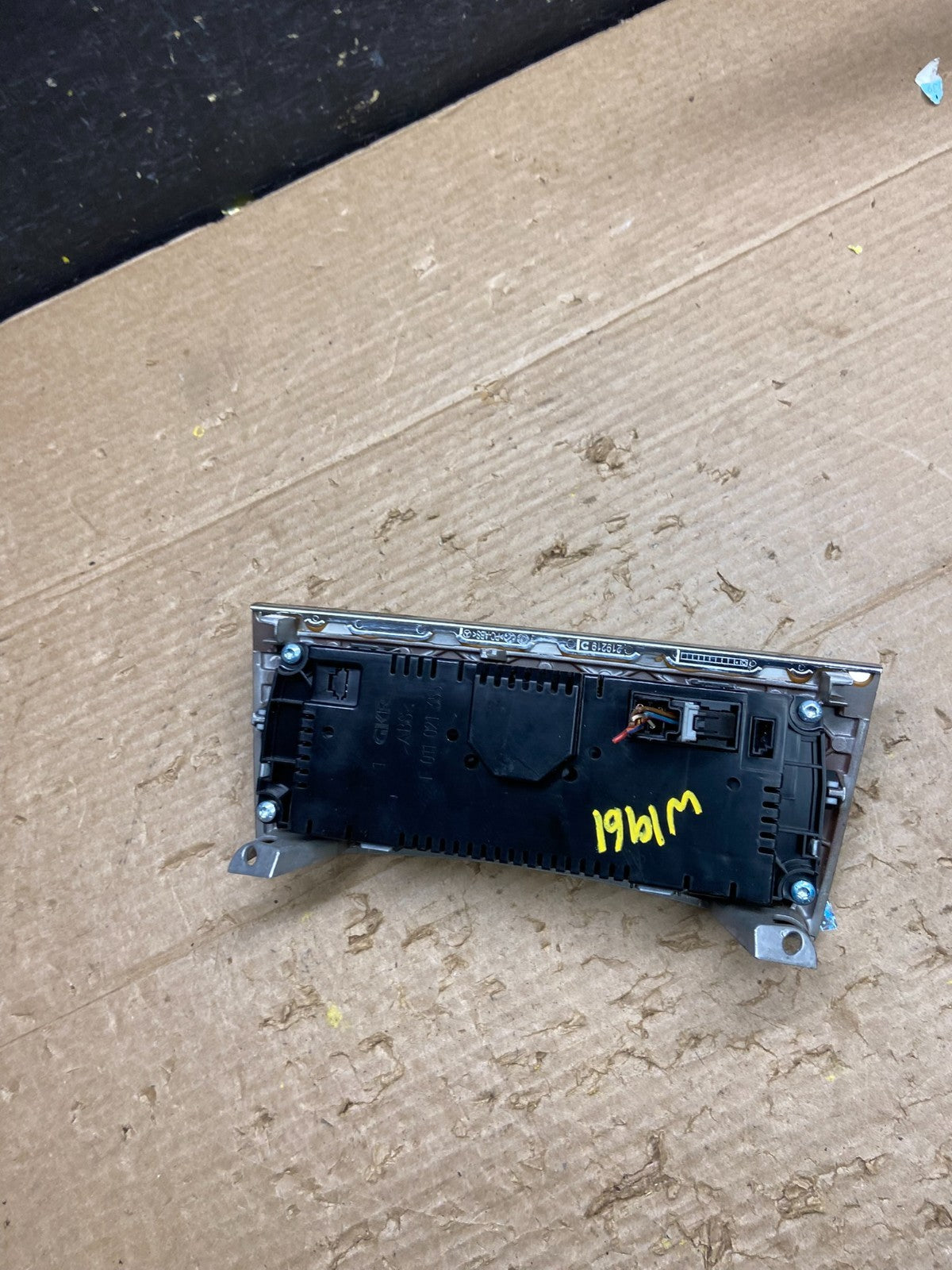 2005-2009 Mercedes W203 C230 C240 A/C Heater Climate Control Trim OEM W1961 DG3