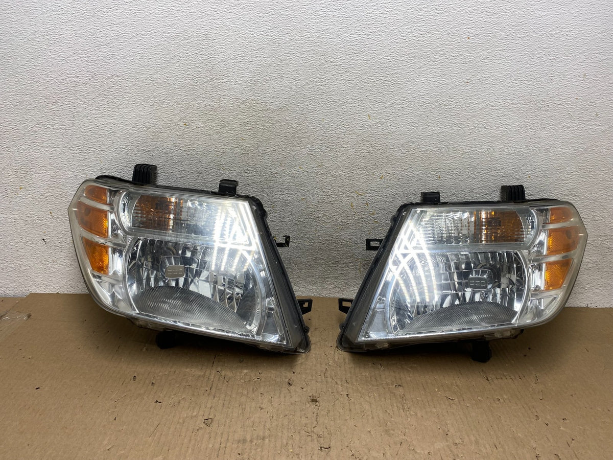 2008 to 2012 Nissan Pathfinder Halogen Headlights Left+Right AH5958 DW0
