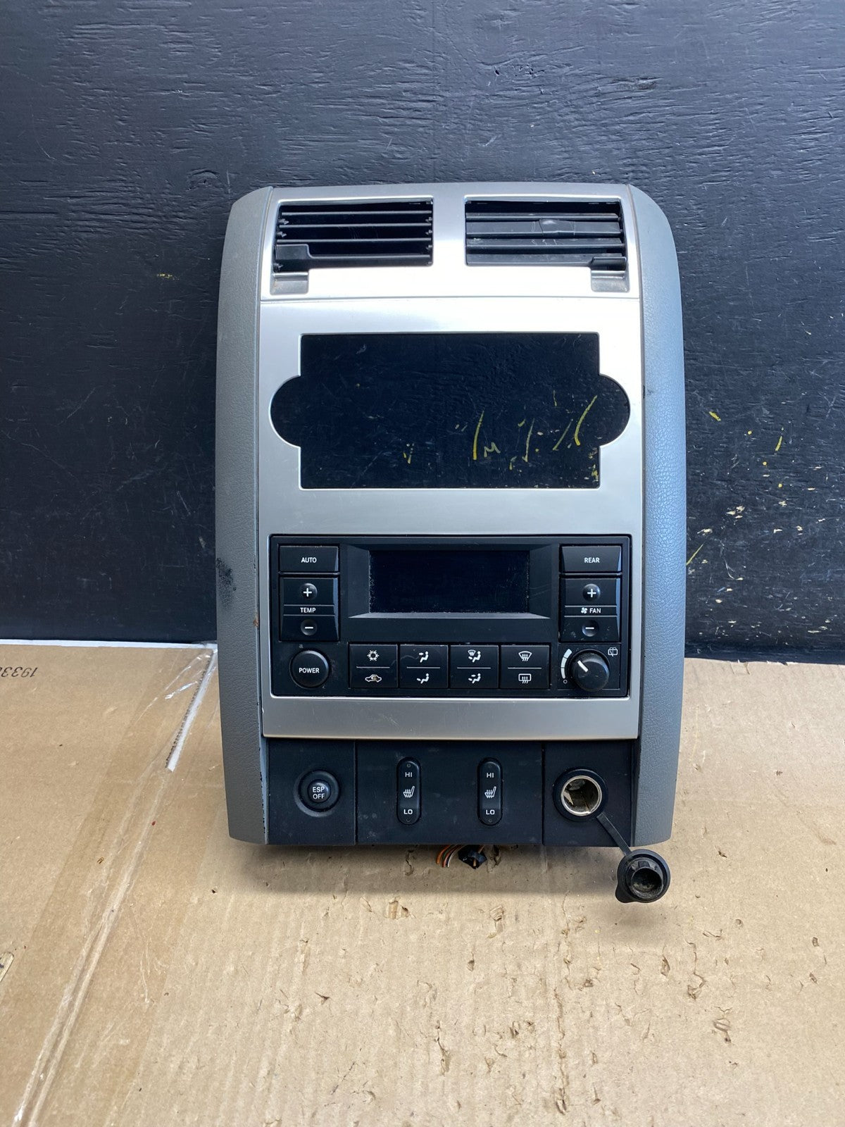 2005-2009 Dodge Durango Heat AC Climate Temp Control Radio Bezel ab2217 DG0