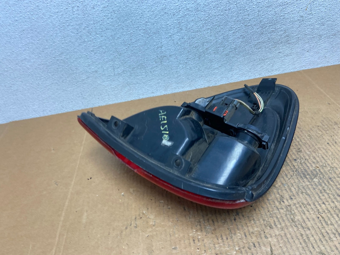 2004 - 2007 Dodge Grand Caravan Right Passenger Side Tail Light AE1510 LK5