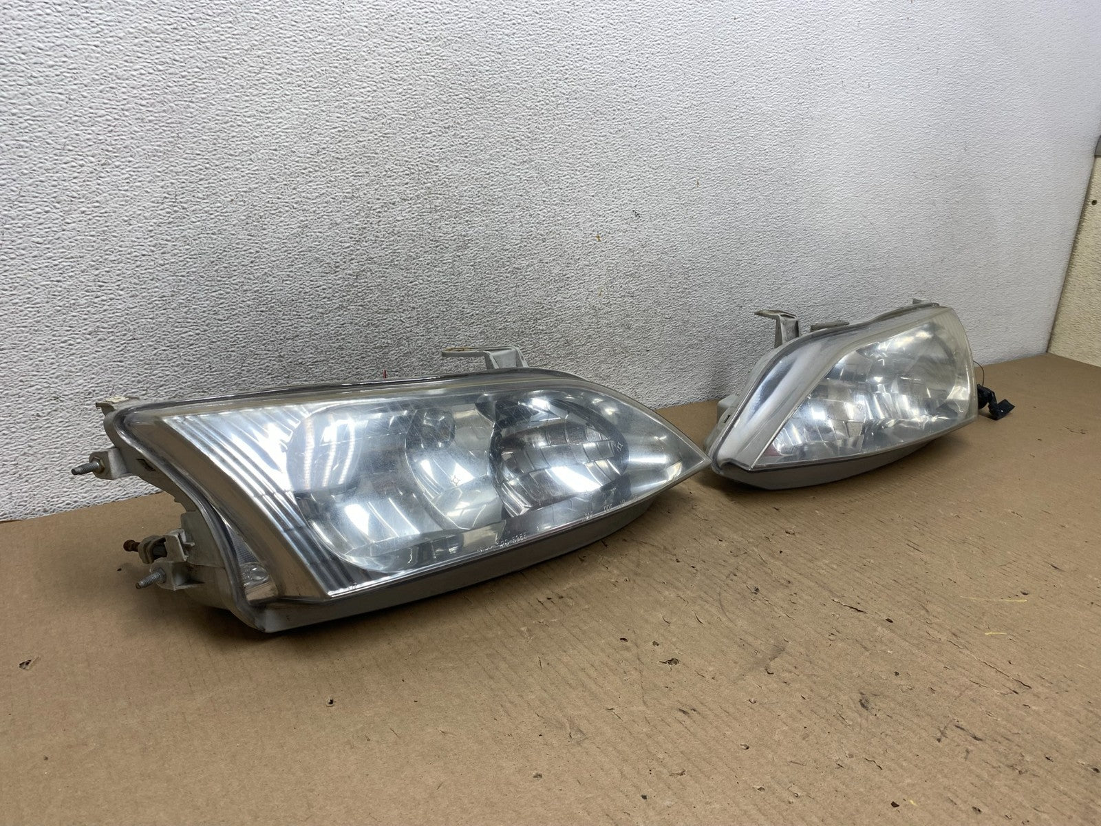 1997-2001 Lexus Es300 Left+Right Headlights Halogen AG8006 DW1