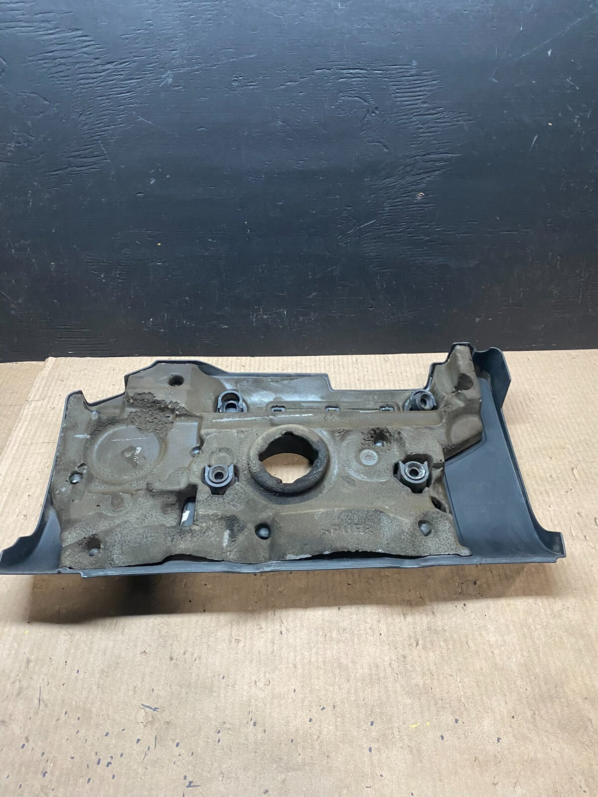 2007 to 2014 Volvo XC90 OEM 3.2L Upper Top Engine Motor Dust Cover Oem AC2330 DG4