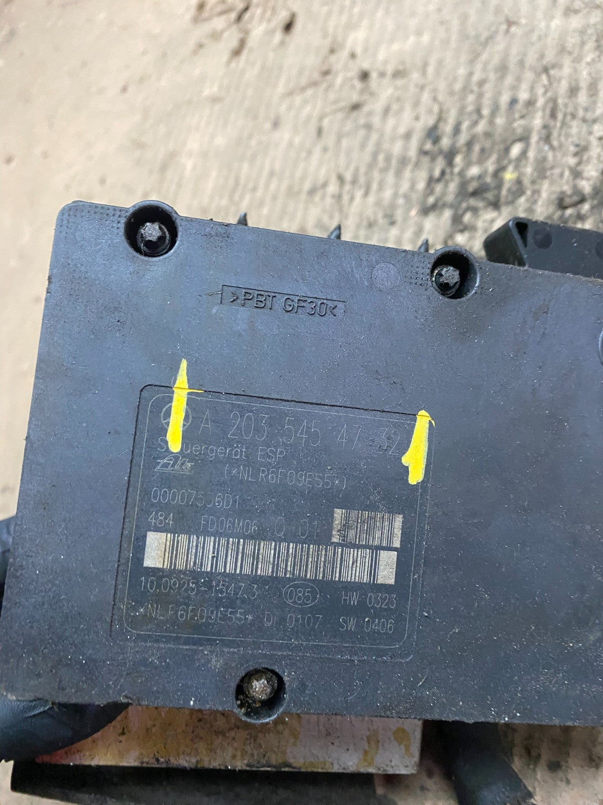2006 - 2007 Mercedes C280  ABS Anti Lock Brake Pump Module a2035454732 V6858 DG6