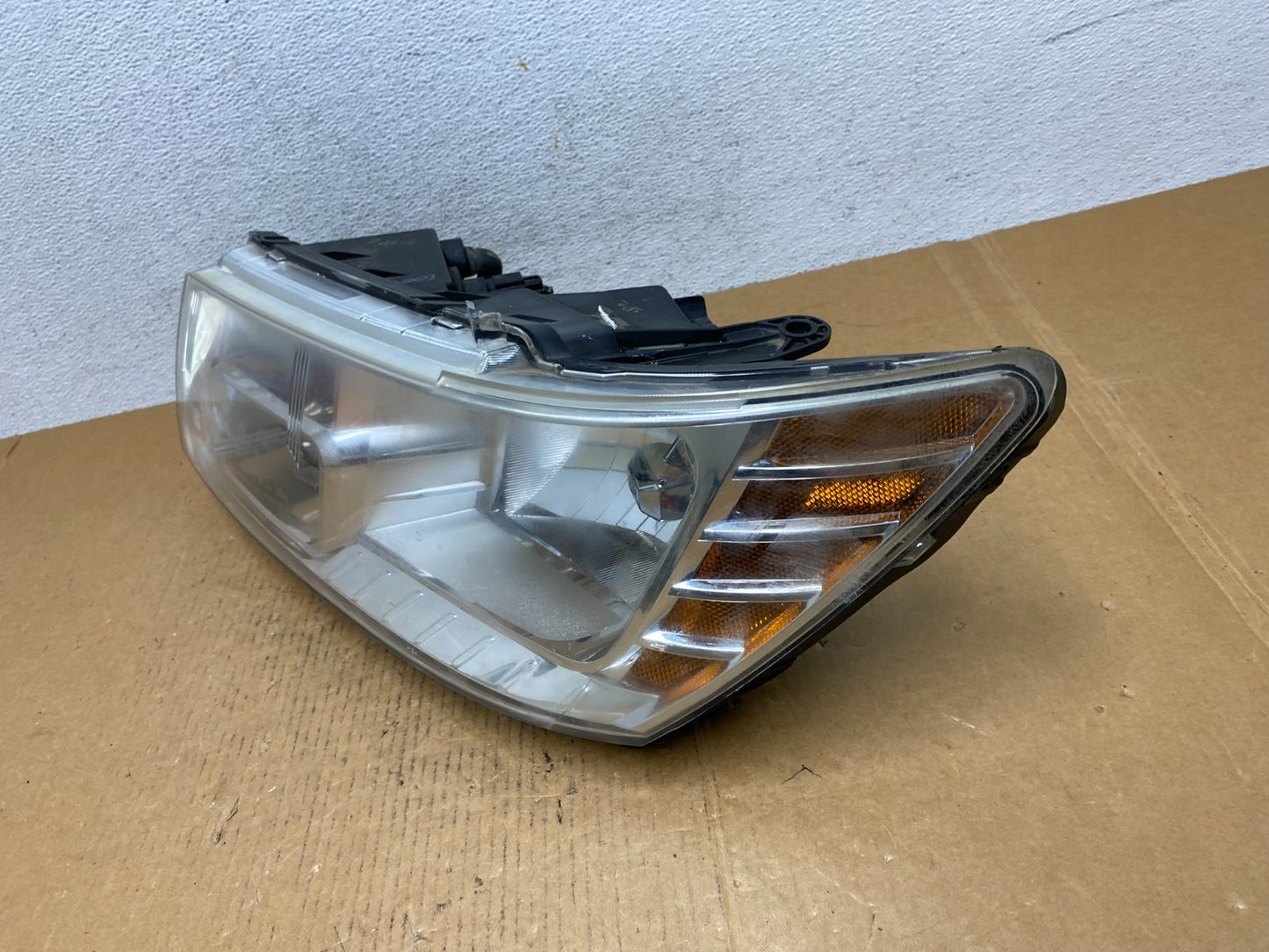 2009 to 2017 Dodge Journey Headlight Left Driver Lh Side Halogen AD9251 DW1