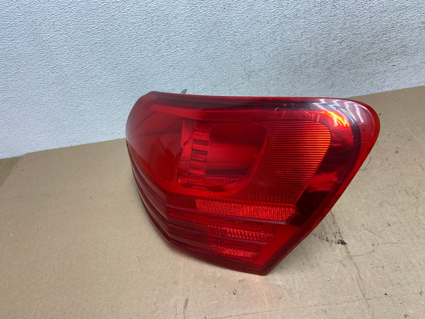 2008 to 2015 Nissan Rogue Right Passenger Rh Side Tail Light AE6813 LK1