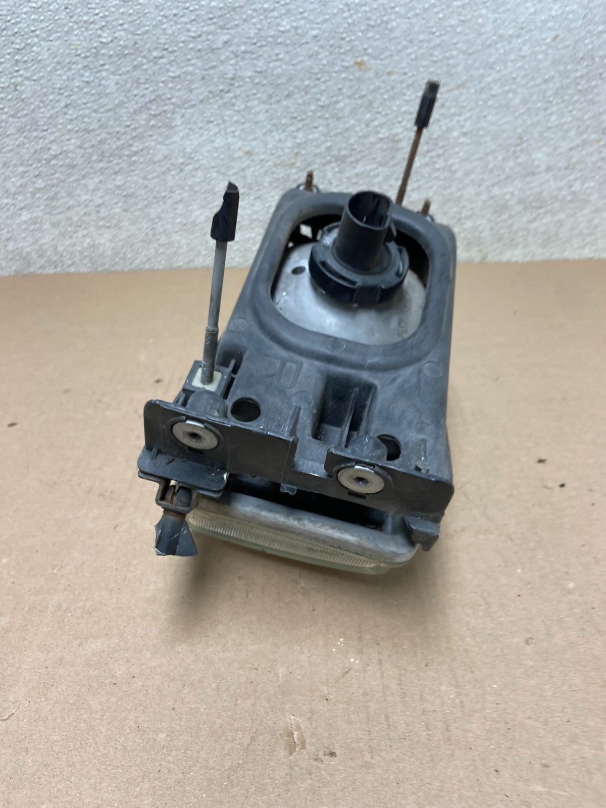 1995 to 1996 Nissan Maxima Right Passenger Side Headlight Halogen OEM AB4982 DW5