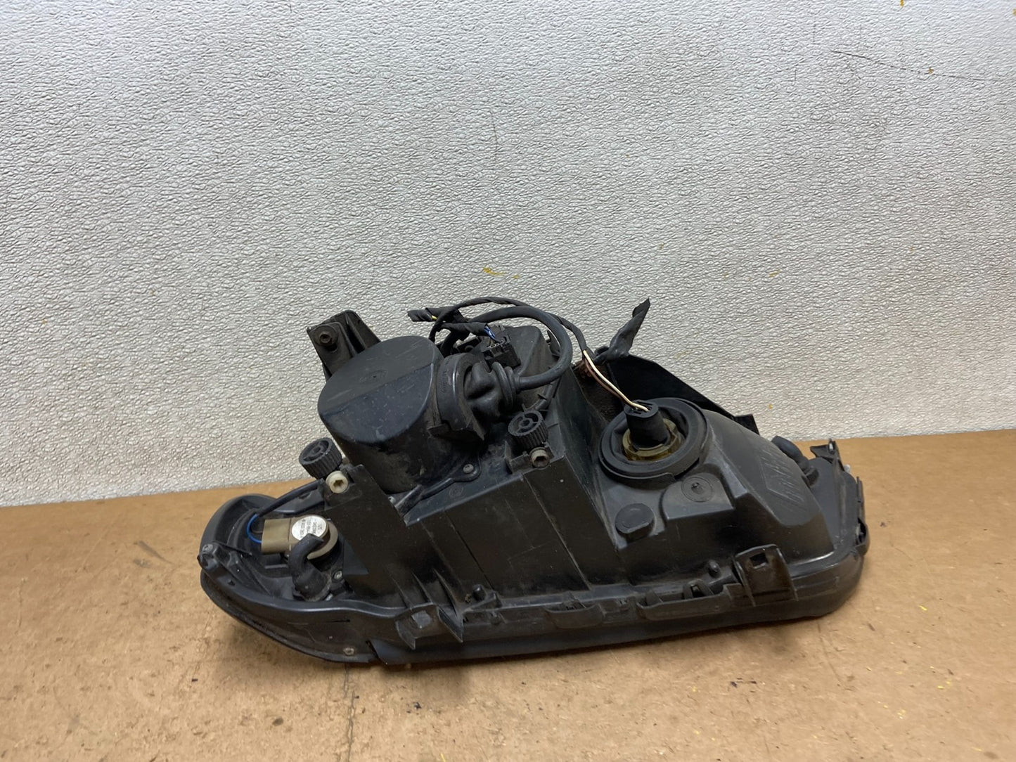 2000-2003 Bmw X5 E53 Headlight Right Passenger Rh Side Xenon HID OEM X9058 DW10