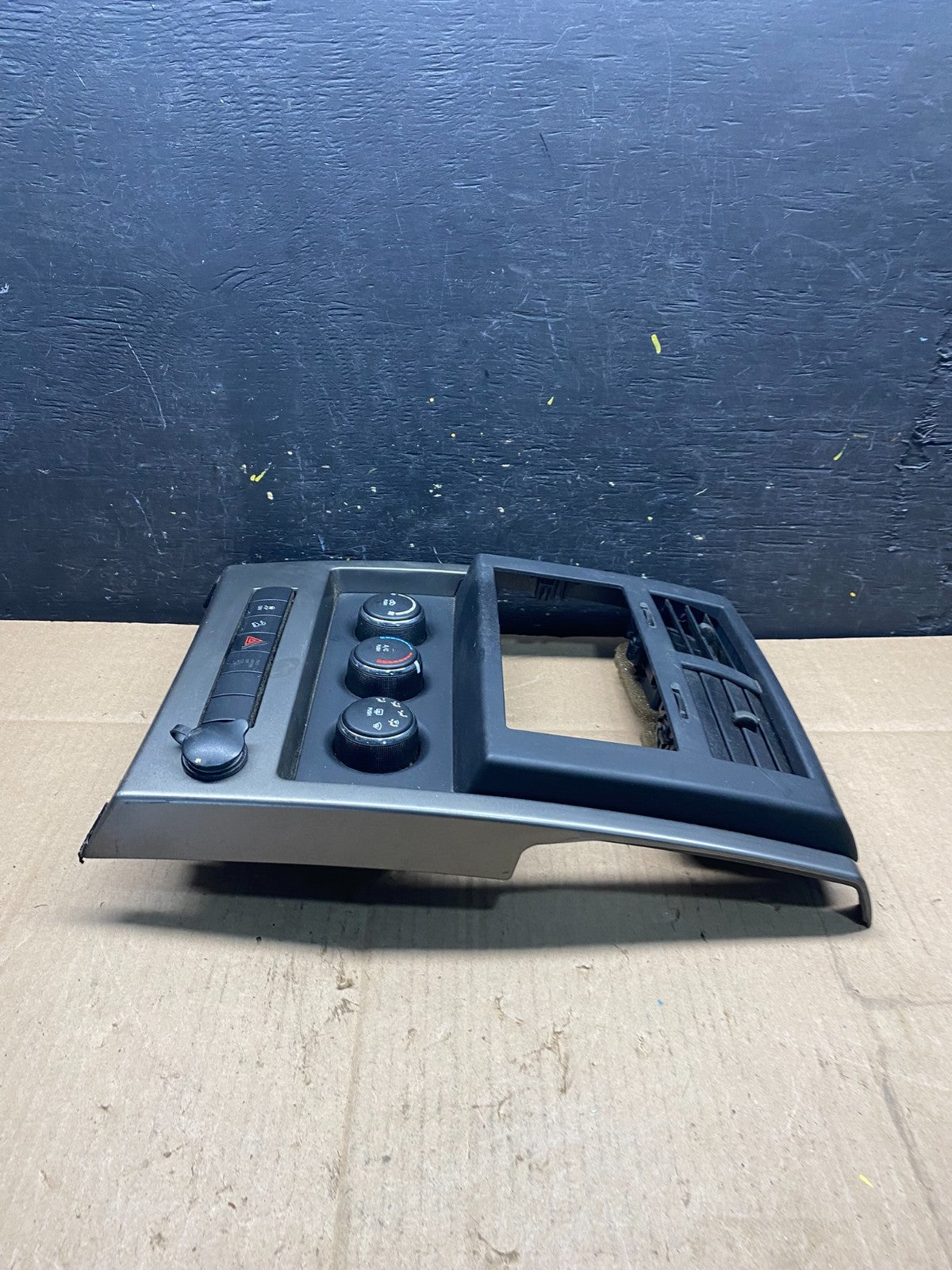 2008 to 2012 Jeep Liberty Dash Climate Temperature Control Radio Bezel P9293 DG2