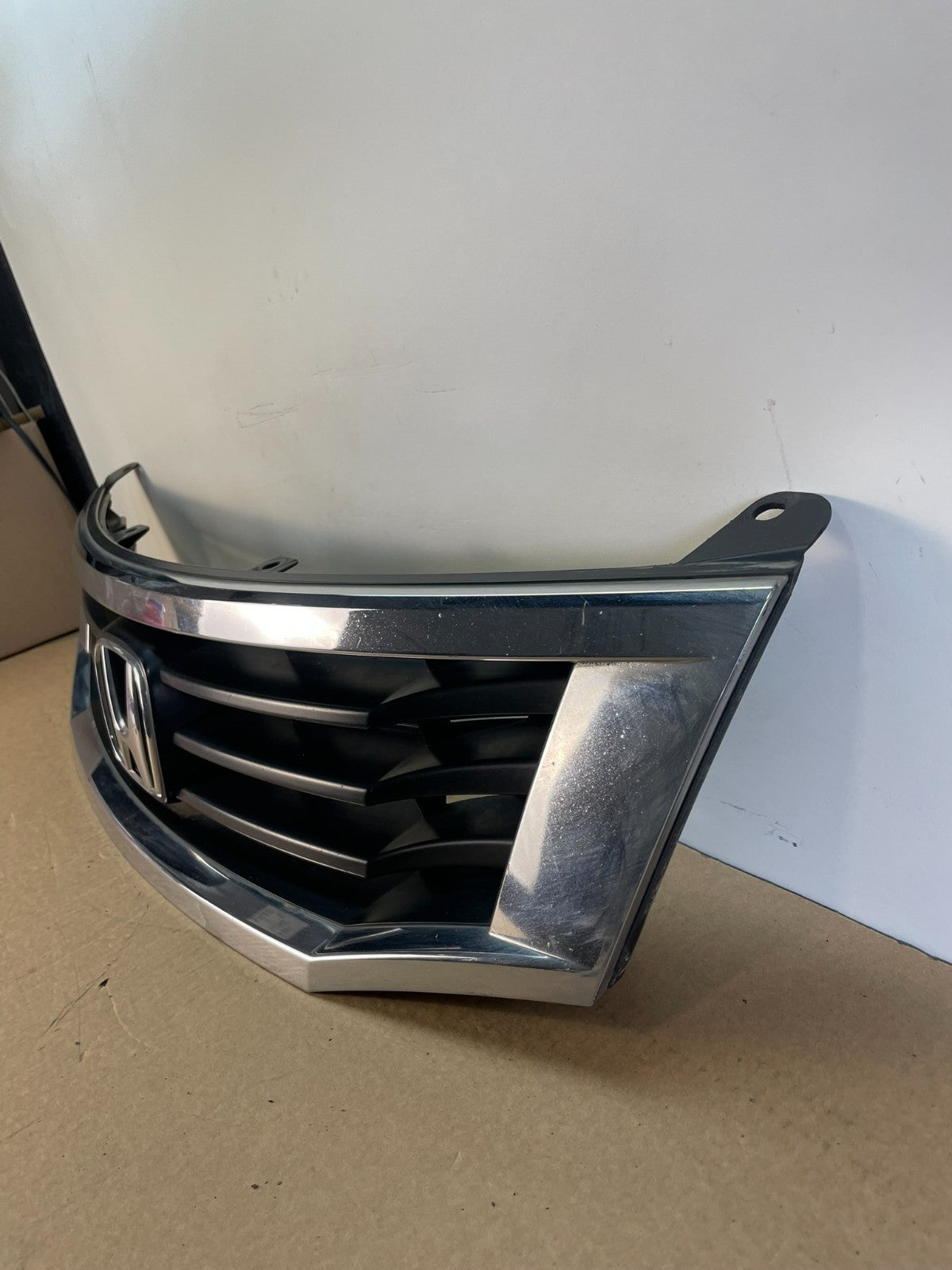 2008 2009 2010 Honda Accord Sedan Front Upper Grill Grille AH0036 DG1