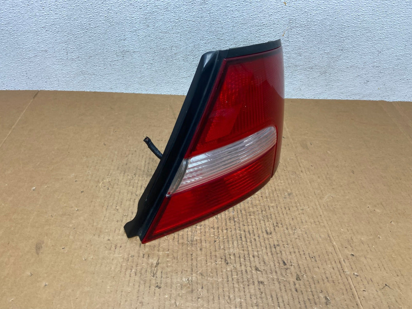 2000 to 2001 Nissan Altima Tail Light Right Passenger Rh Side AE0352 LK2