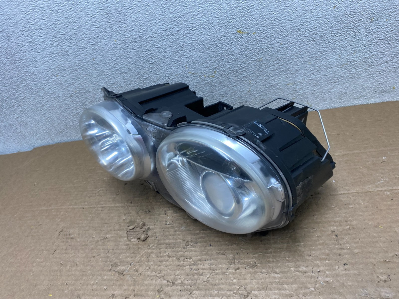 2004 to 2009 Jaguar XJ8 Left Driver LH Side Xenon HID Headlight OEM Z3102 DW1