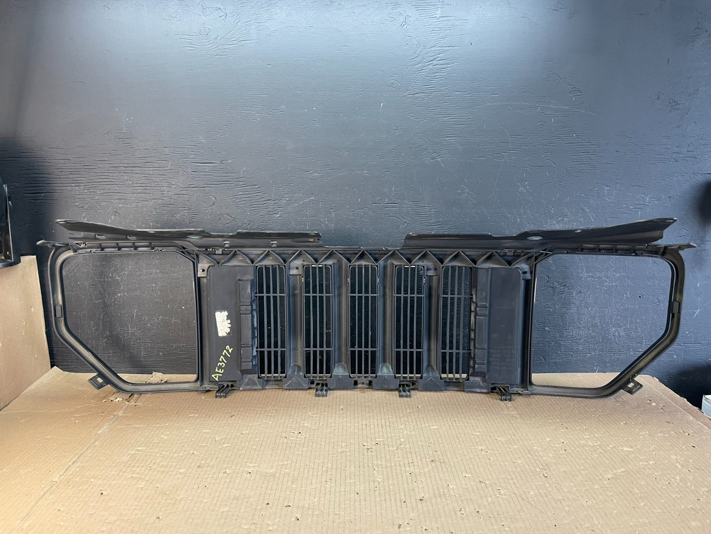 2008 2009 2010 2011 2012 Jeep Liberty Front Upper Grill Grille AE3772 DG5