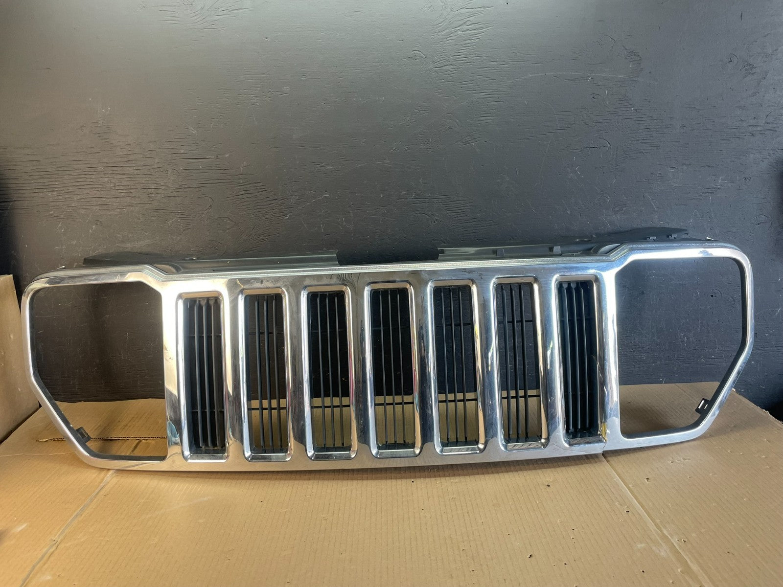 2008 2009 2010 2011 2012 Jeep Liberty Front Upper Grill Grille AE3549 DG0