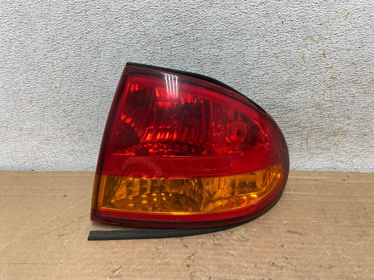 1999 to 2004 Oldsmobile Alero Right Passenger RH Side Tail Light AH9029 LK0