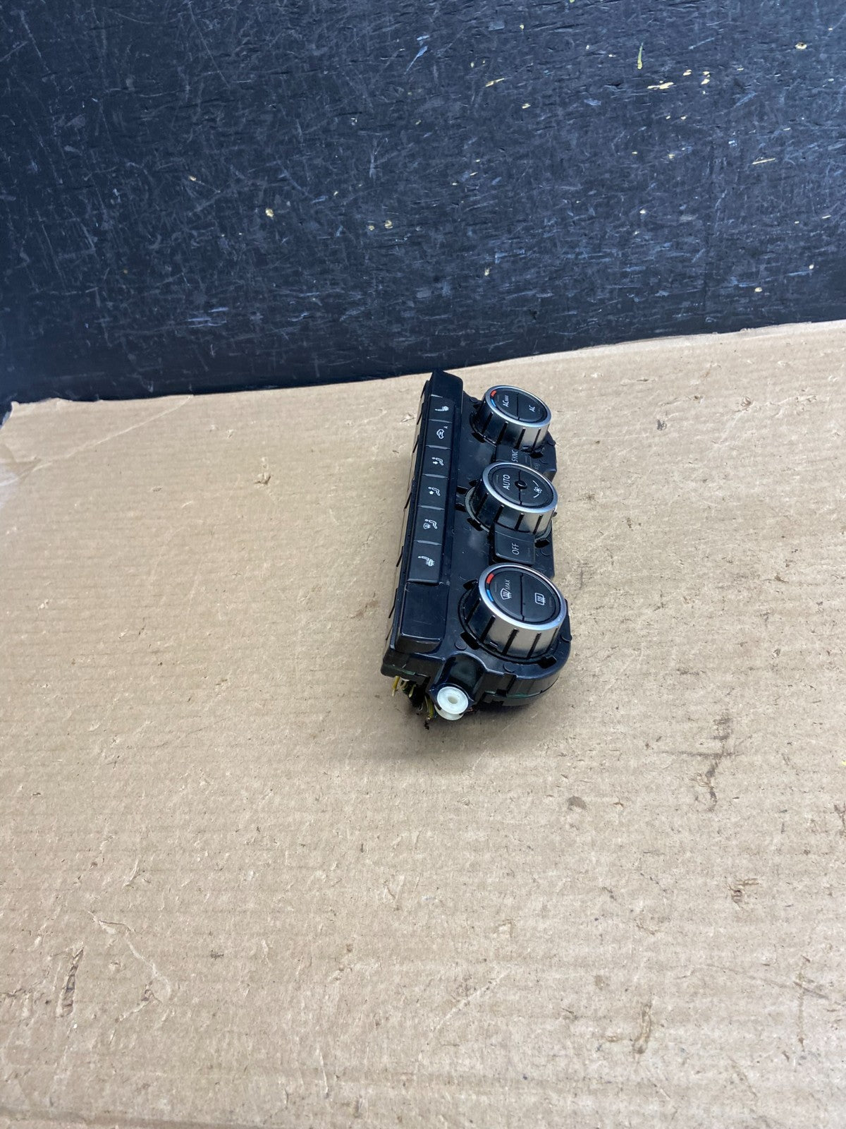 2012 - 2015 Volkswagen Passat Center Climate Control Panel AC Heater AH3955 DG1