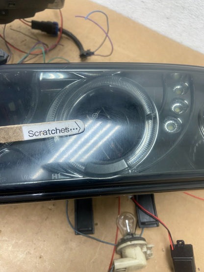1998 to 2004 Chevrolet S10 Left+Right Set Side Headlights AD52134