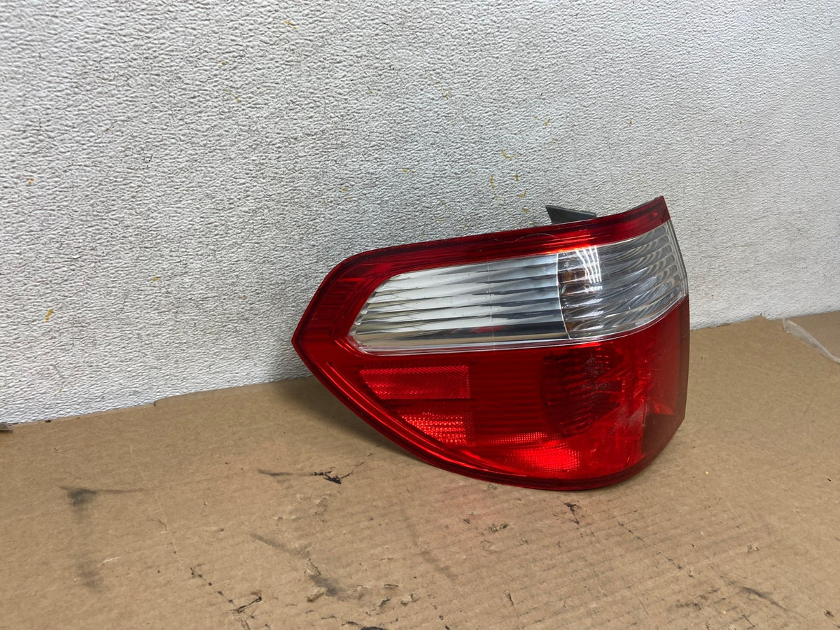 2005 2006 2007 Honda Odyssey Left Driver LH Side Tail Light AH4344 LK0