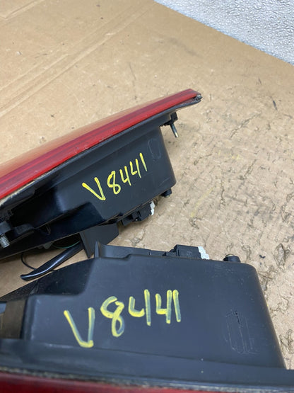 2000 - 2001 Infiniti i30 Left+Right Side Tail Lights Inner Oem V8441 DW11