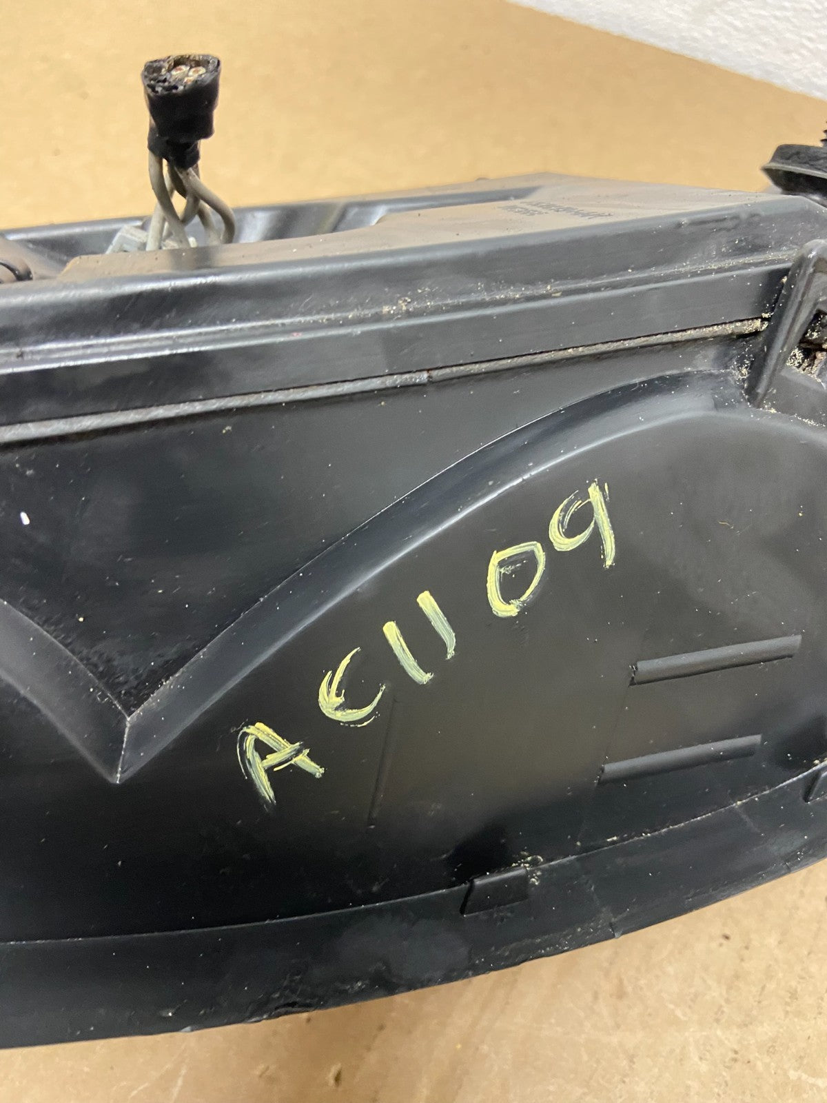 1997 to 2003 Chevrolet Malibu Left Driver LH Side Tail Light OEM AC1109 DW6