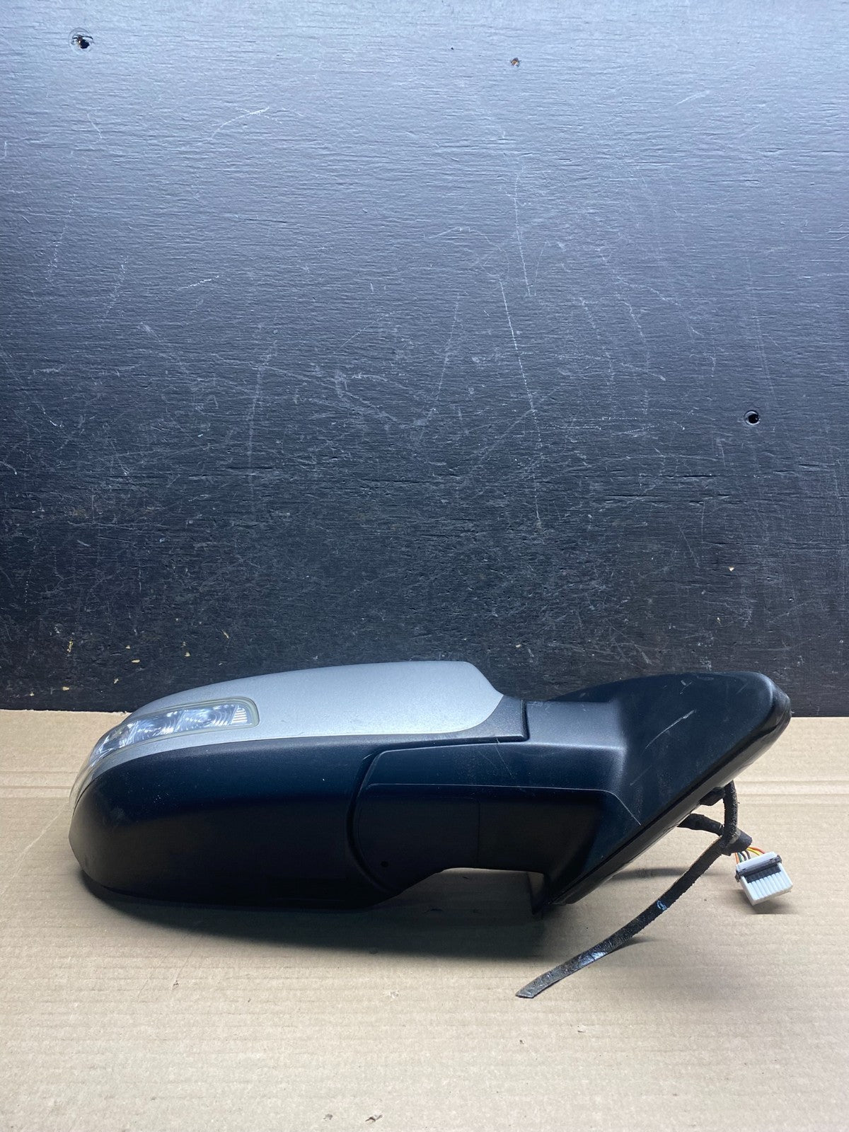 2011 to 2015 Kia Sorento Right Passenger Door Mirror Turn Signal ah7580 DG3